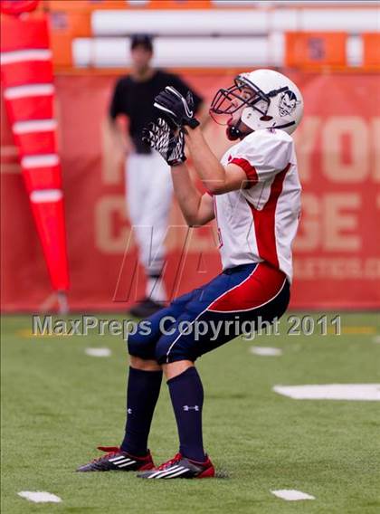 Thumbnail 2 in Pulaski vs. Altmar-Parish-Williamstown (Syracuse Kickoff Classic) photogallery.