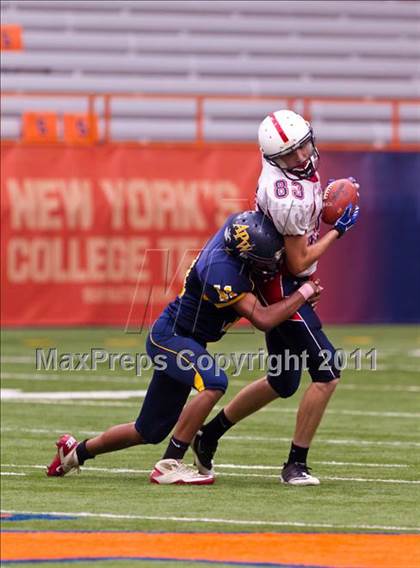 Thumbnail 2 in Pulaski vs. Altmar-Parish-Williamstown (Syracuse Kickoff Classic) photogallery.