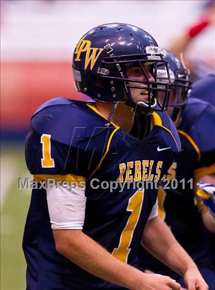 Thumbnail 3 in Pulaski vs. Altmar-Parish-Williamstown (Syracuse Kickoff Classic) photogallery.