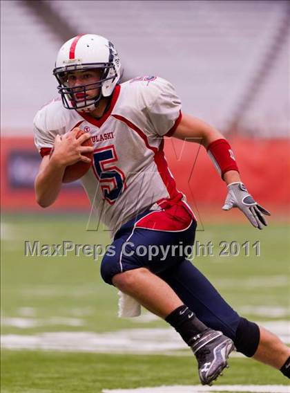 Thumbnail 3 in Pulaski vs. Altmar-Parish-Williamstown (Syracuse Kickoff Classic) photogallery.