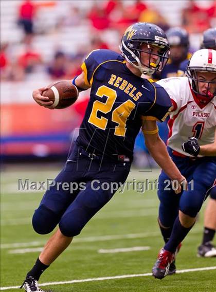 Thumbnail 1 in Pulaski vs. Altmar-Parish-Williamstown (Syracuse Kickoff Classic) photogallery.