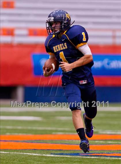 Thumbnail 2 in Pulaski vs. Altmar-Parish-Williamstown (Syracuse Kickoff Classic) photogallery.