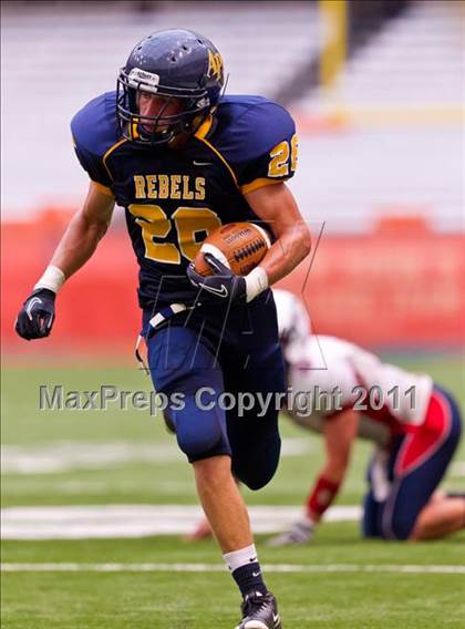 Thumbnail 3 in Pulaski vs. Altmar-Parish-Williamstown (Syracuse Kickoff Classic) photogallery.