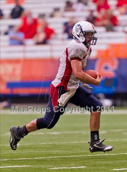 Thumbnail 3 in Pulaski vs. Altmar-Parish-Williamstown (Syracuse Kickoff Classic) photogallery.