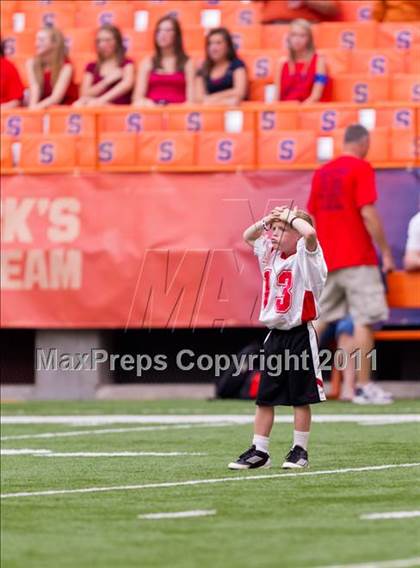 Thumbnail 1 in Pulaski vs. Altmar-Parish-Williamstown (Syracuse Kickoff Classic) photogallery.