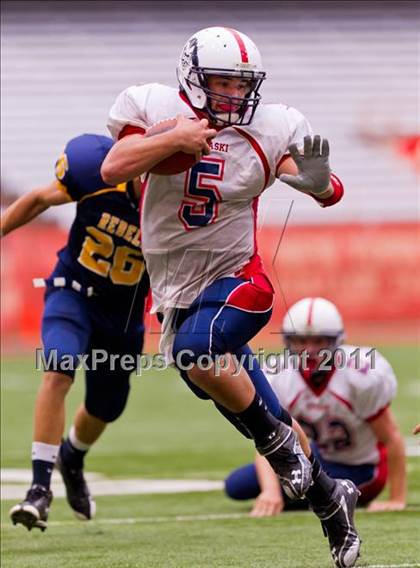 Thumbnail 1 in Pulaski vs. Altmar-Parish-Williamstown (Syracuse Kickoff Classic) photogallery.