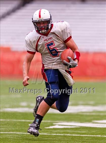 Thumbnail 3 in Pulaski vs. Altmar-Parish-Williamstown (Syracuse Kickoff Classic) photogallery.