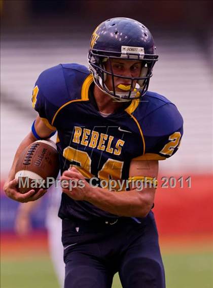 Thumbnail 1 in Pulaski vs. Altmar-Parish-Williamstown (Syracuse Kickoff Classic) photogallery.