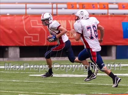 Thumbnail 2 in Pulaski vs. Altmar-Parish-Williamstown (Syracuse Kickoff Classic) photogallery.