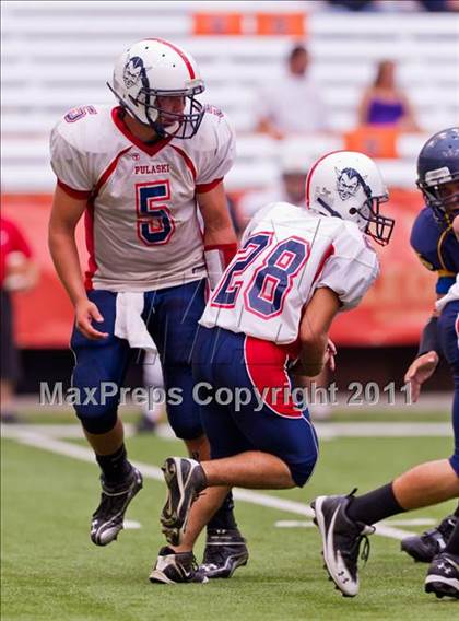 Thumbnail 2 in Pulaski vs. Altmar-Parish-Williamstown (Syracuse Kickoff Classic) photogallery.