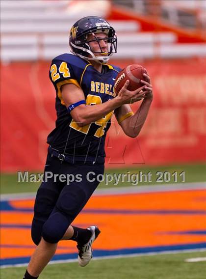 Thumbnail 3 in Pulaski vs. Altmar-Parish-Williamstown (Syracuse Kickoff Classic) photogallery.