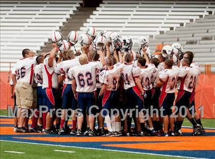 Thumbnail 1 in Pulaski vs. Altmar-Parish-Williamstown (Syracuse Kickoff Classic) photogallery.
