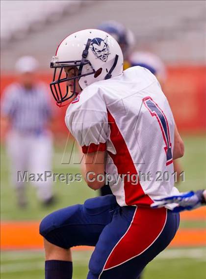 Thumbnail 2 in Pulaski vs. Altmar-Parish-Williamstown (Syracuse Kickoff Classic) photogallery.