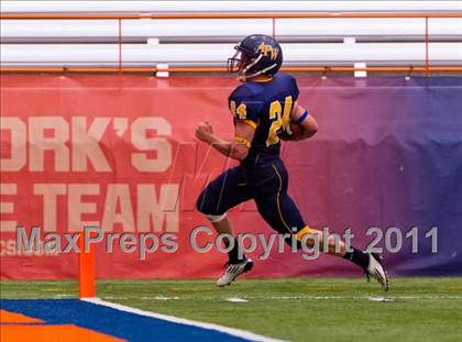 Thumbnail 1 in Pulaski vs. Altmar-Parish-Williamstown (Syracuse Kickoff Classic) photogallery.