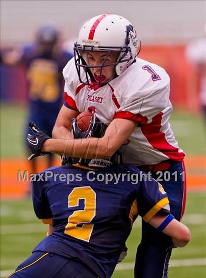 Thumbnail 2 in Pulaski vs. Altmar-Parish-Williamstown (Syracuse Kickoff Classic) photogallery.