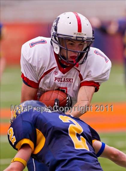Thumbnail 2 in Pulaski vs. Altmar-Parish-Williamstown (Syracuse Kickoff Classic) photogallery.