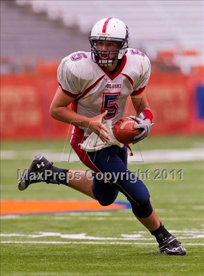 Thumbnail 2 in Pulaski vs. Altmar-Parish-Williamstown (Syracuse Kickoff Classic) photogallery.