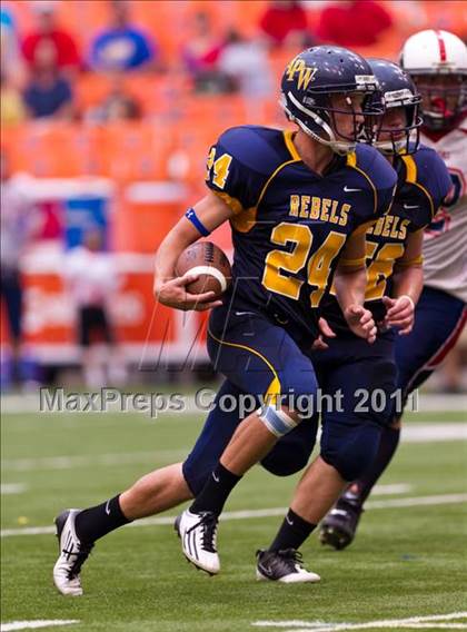 Thumbnail 2 in Pulaski vs. Altmar-Parish-Williamstown (Syracuse Kickoff Classic) photogallery.