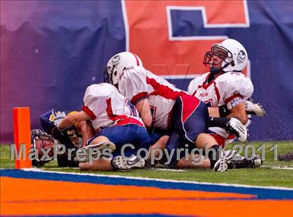 Thumbnail 1 in Pulaski vs. Altmar-Parish-Williamstown (Syracuse Kickoff Classic) photogallery.
