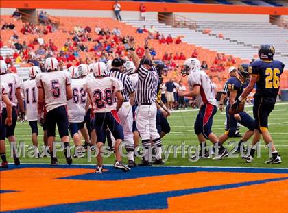 Thumbnail 3 in Pulaski vs. Altmar-Parish-Williamstown (Syracuse Kickoff Classic) photogallery.