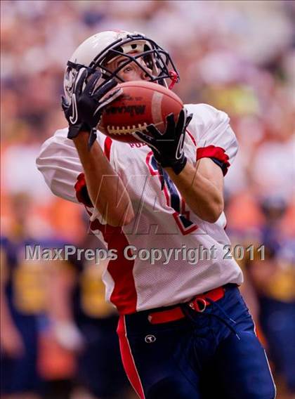 Thumbnail 3 in Pulaski vs. Altmar-Parish-Williamstown (Syracuse Kickoff Classic) photogallery.