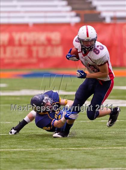 Thumbnail 1 in Pulaski vs. Altmar-Parish-Williamstown (Syracuse Kickoff Classic) photogallery.
