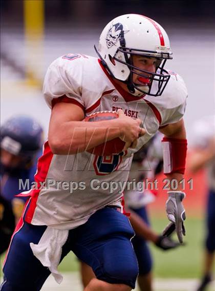 Thumbnail 1 in Pulaski vs. Altmar-Parish-Williamstown (Syracuse Kickoff Classic) photogallery.