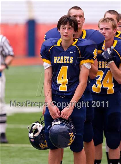 Thumbnail 2 in Pulaski vs. Altmar-Parish-Williamstown (Syracuse Kickoff Classic) photogallery.