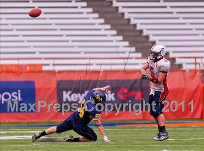 Thumbnail 2 in Pulaski vs. Altmar-Parish-Williamstown (Syracuse Kickoff Classic) photogallery.