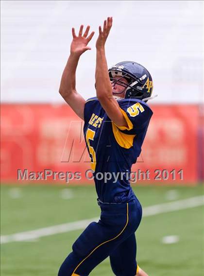 Thumbnail 2 in Pulaski vs. Altmar-Parish-Williamstown (Syracuse Kickoff Classic) photogallery.
