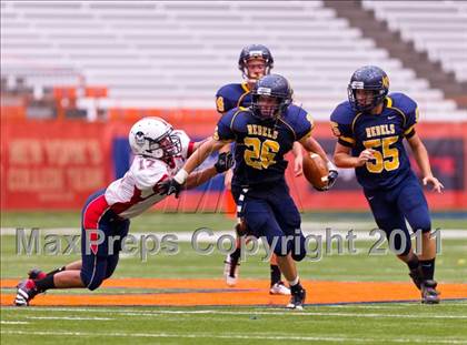 Thumbnail 2 in Pulaski vs. Altmar-Parish-Williamstown (Syracuse Kickoff Classic) photogallery.