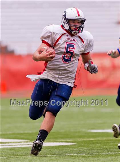 Thumbnail 2 in Pulaski vs. Altmar-Parish-Williamstown (Syracuse Kickoff Classic) photogallery.