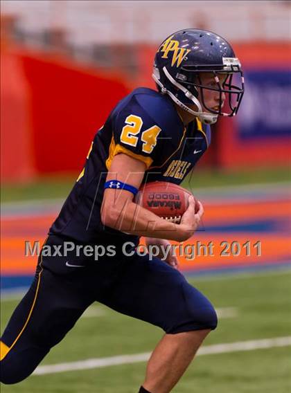 Thumbnail 3 in Pulaski vs. Altmar-Parish-Williamstown (Syracuse Kickoff Classic) photogallery.