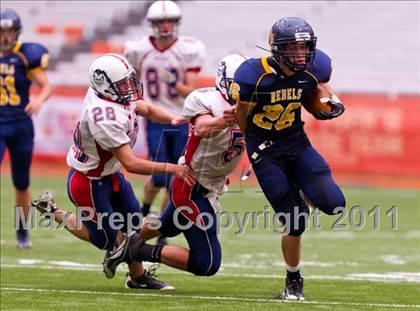 Thumbnail 2 in Pulaski vs. Altmar-Parish-Williamstown (Syracuse Kickoff Classic) photogallery.