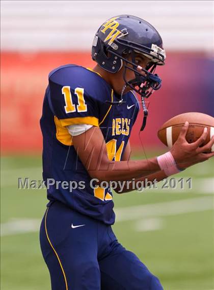 Thumbnail 1 in Pulaski vs. Altmar-Parish-Williamstown (Syracuse Kickoff Classic) photogallery.