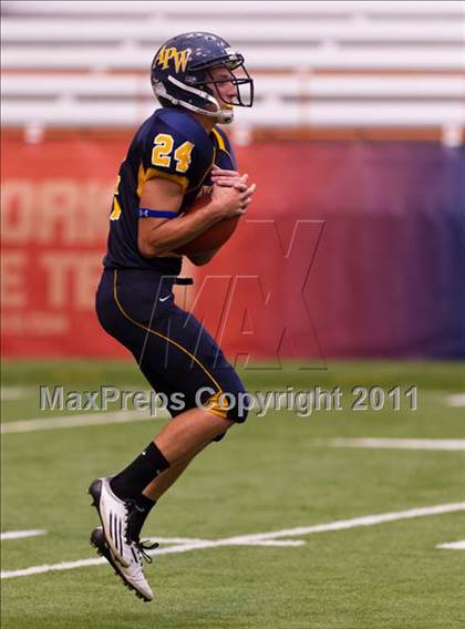 Thumbnail 2 in Pulaski vs. Altmar-Parish-Williamstown (Syracuse Kickoff Classic) photogallery.