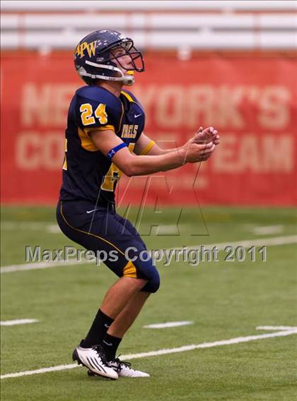 Thumbnail 2 in Pulaski vs. Altmar-Parish-Williamstown (Syracuse Kickoff Classic) photogallery.