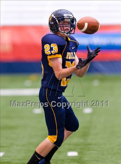 Thumbnail 3 in Pulaski vs. Altmar-Parish-Williamstown (Syracuse Kickoff Classic) photogallery.