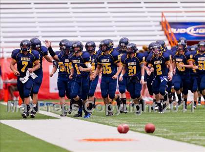 Thumbnail 3 in Pulaski vs. Altmar-Parish-Williamstown (Syracuse Kickoff Classic) photogallery.