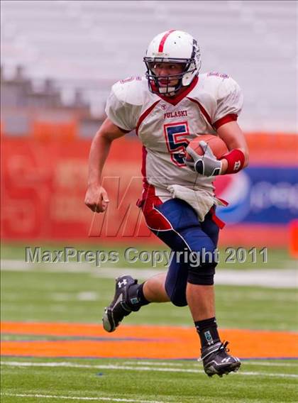 Thumbnail 2 in Pulaski vs. Altmar-Parish-Williamstown (Syracuse Kickoff Classic) photogallery.