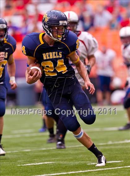 Thumbnail 3 in Pulaski vs. Altmar-Parish-Williamstown (Syracuse Kickoff Classic) photogallery.