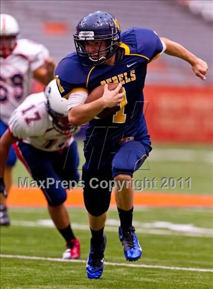 Thumbnail 3 in Pulaski vs. Altmar-Parish-Williamstown (Syracuse Kickoff Classic) photogallery.