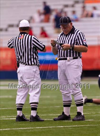 Thumbnail 3 in Pulaski vs. Altmar-Parish-Williamstown (Syracuse Kickoff Classic) photogallery.