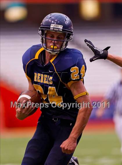 Thumbnail 2 in Pulaski vs. Altmar-Parish-Williamstown (Syracuse Kickoff Classic) photogallery.