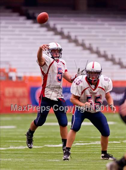 Thumbnail 1 in Pulaski vs. Altmar-Parish-Williamstown (Syracuse Kickoff Classic) photogallery.