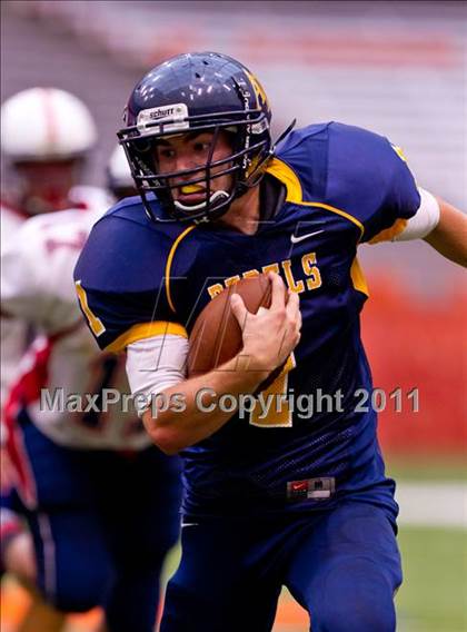 Thumbnail 3 in Pulaski vs. Altmar-Parish-Williamstown (Syracuse Kickoff Classic) photogallery.