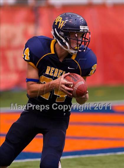 Thumbnail 2 in Pulaski vs. Altmar-Parish-Williamstown (Syracuse Kickoff Classic) photogallery.