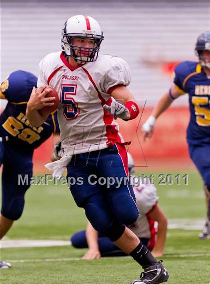 Thumbnail 3 in Pulaski vs. Altmar-Parish-Williamstown (Syracuse Kickoff Classic) photogallery.