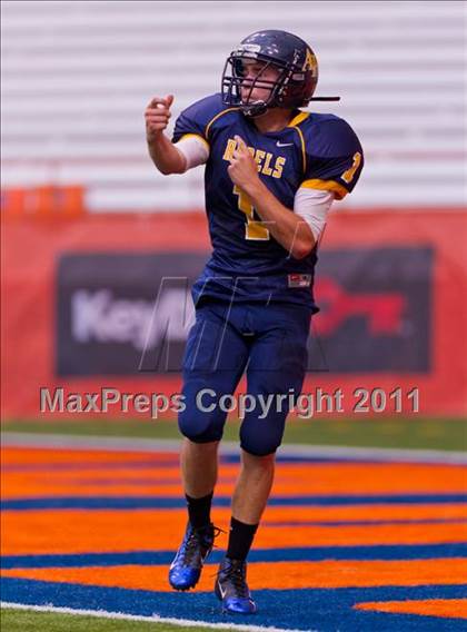 Thumbnail 3 in Pulaski vs. Altmar-Parish-Williamstown (Syracuse Kickoff Classic) photogallery.