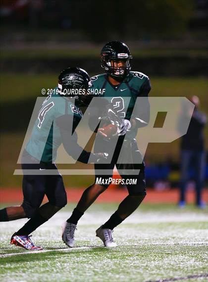 Thumbnail 2 in Temple vs. Pflugerville Connally (UIL 5A Area Playoff) photogallery.